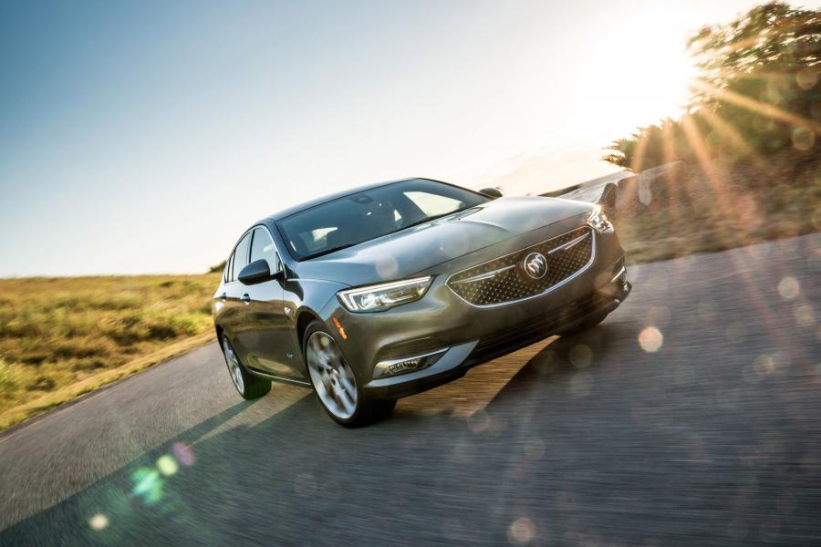  Buick Regal Avenir 2018 года  (NA) (фото 5 из 14)